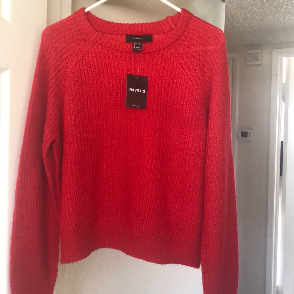 Gorgeous red sweater ❤️